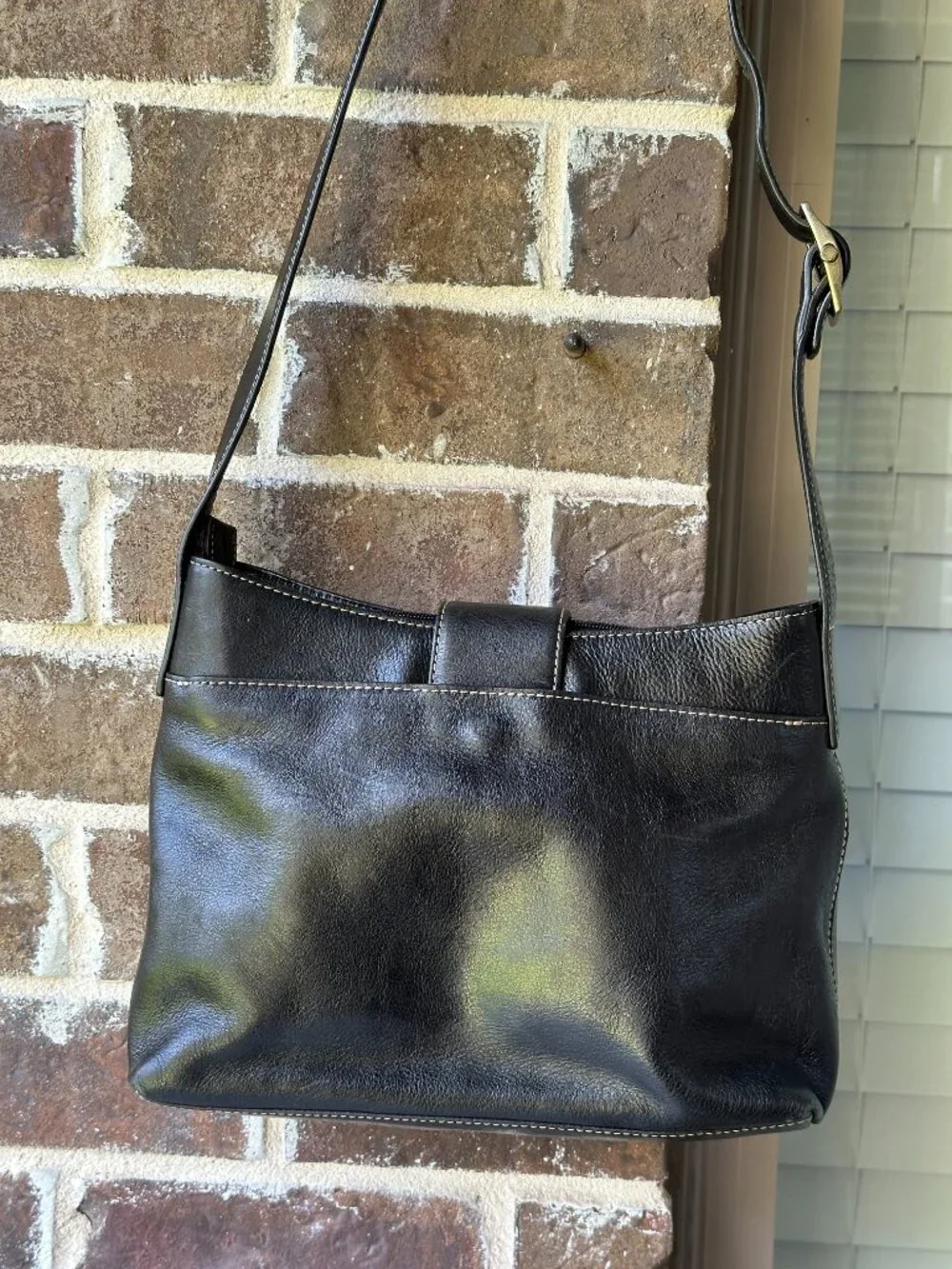 Jones New York Vintage Black Leather Shoulder Crossbody Adjustable Brass Buckle